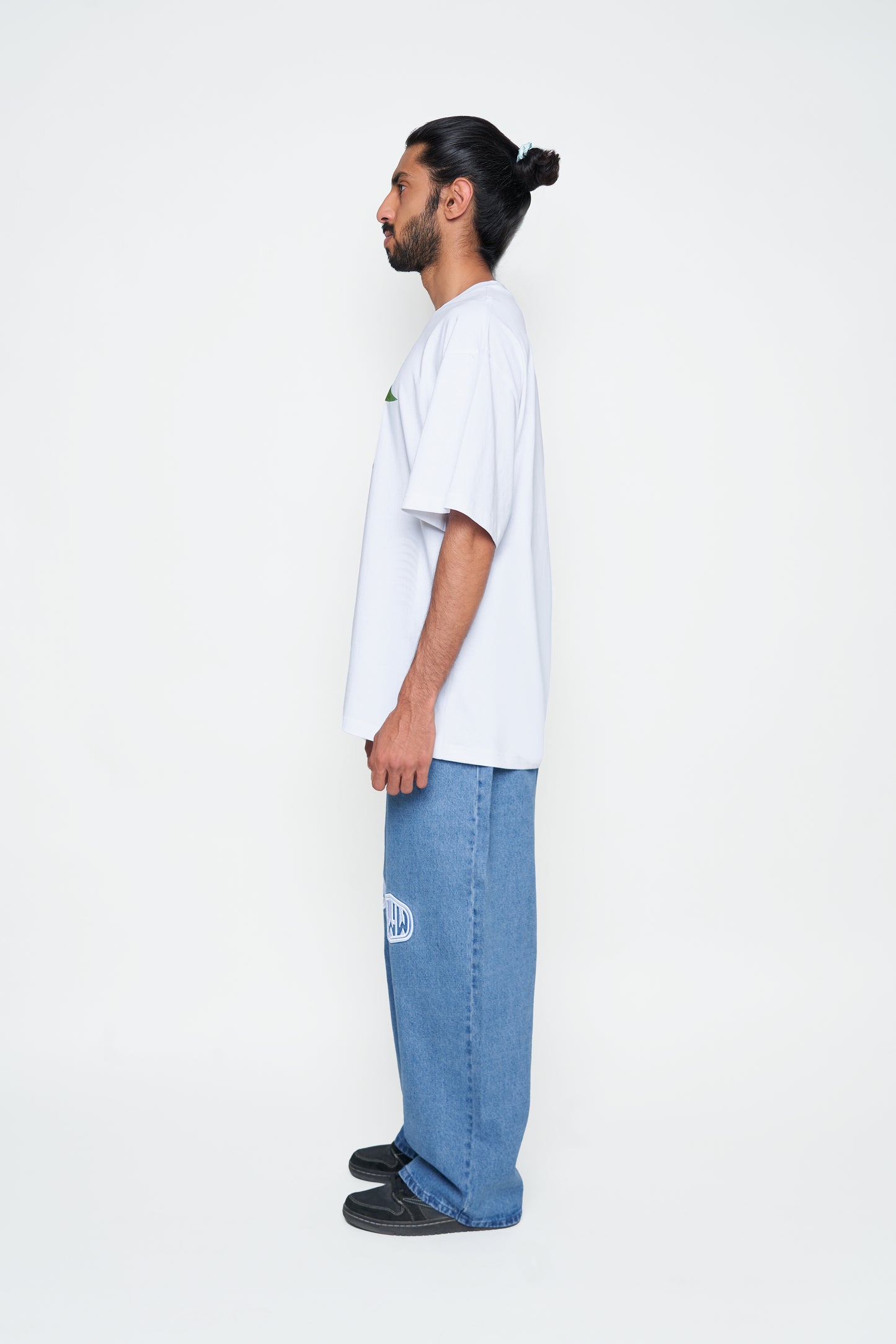 THE WEIRD ORANGE - WHITE - TSHIRT