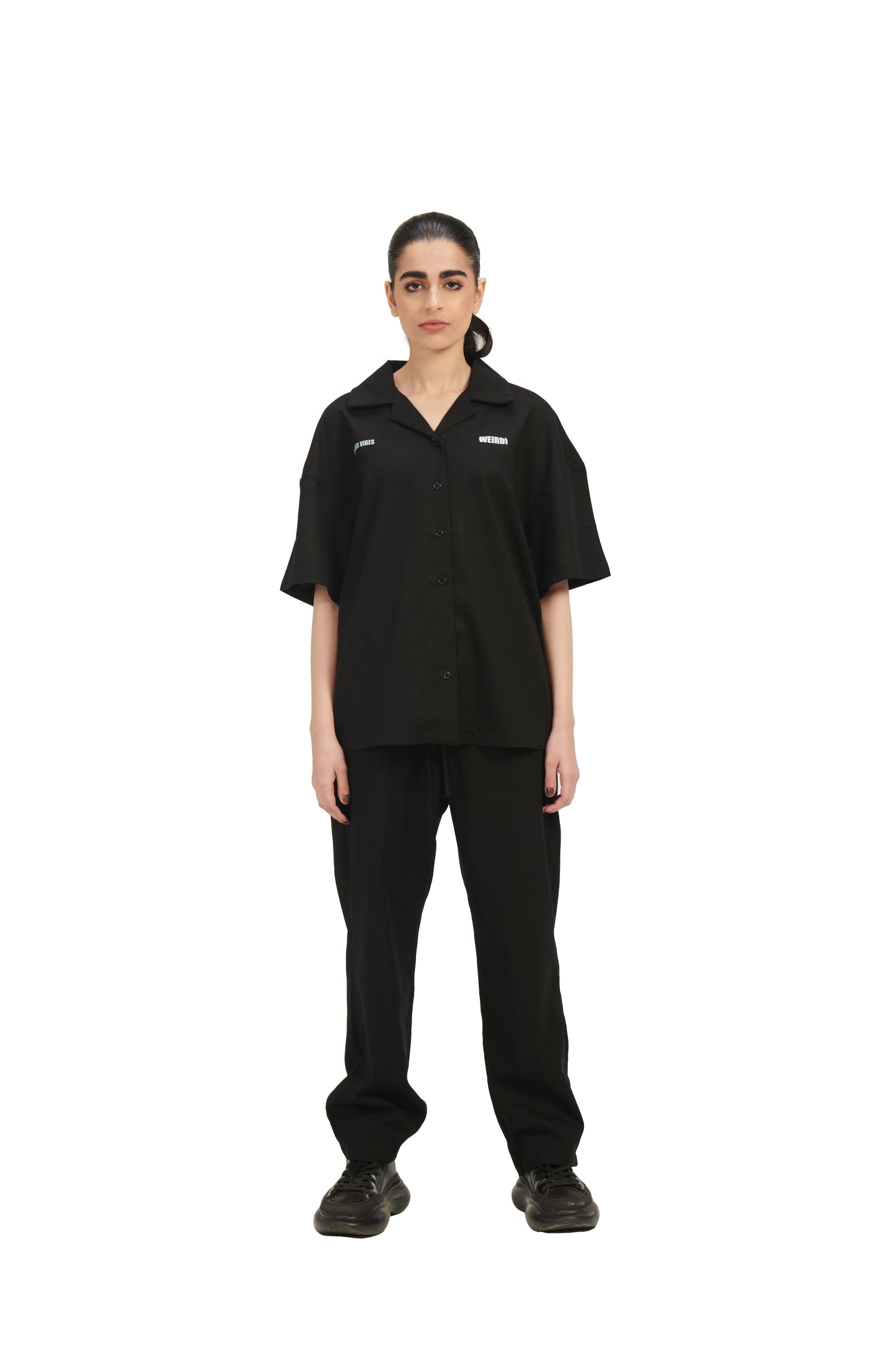 CLASSIC BLACK SHIRT